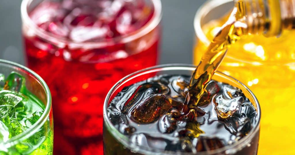 Słodzone napoje gazowane – jak szkodzą Twojemu zdrowiu?