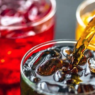 Słodzone napoje gazowane – jak szkodzą Twojemu zdrowiu?